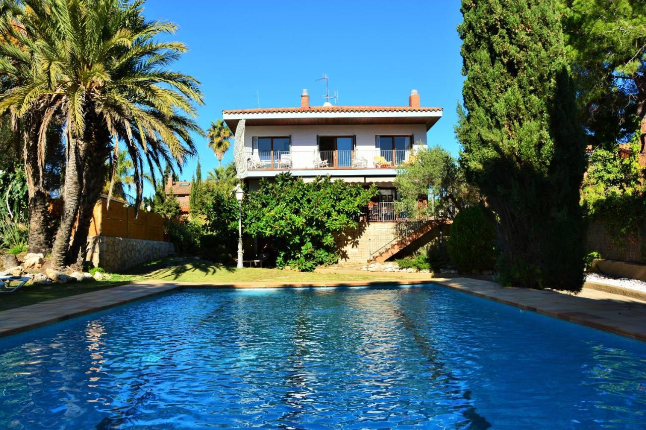 Villa Sitges El Ranch Amaizing Outdoor Areas Beaches At 5 Minutes Walk Sitges At 15 Min Drive Ac Pool Jacuzzi & Garden Xxl Calafell Extérieur photo