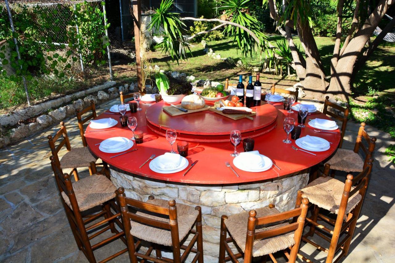 Villa Sitges El Ranch Amaizing Outdoor Areas Beaches At 5 Minutes Walk Sitges At 15 Min Drive Ac Pool Jacuzzi & Garden Xxl Calafell Extérieur photo
