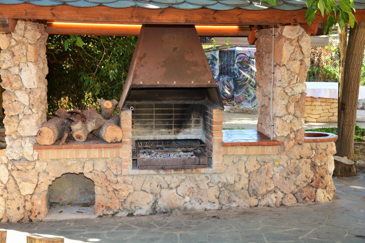 Villa Sitges El Ranch Amaizing Outdoor Areas Beaches At 5 Minutes Walk Sitges At 15 Min Drive Ac Pool Jacuzzi & Garden Xxl Calafell Extérieur photo